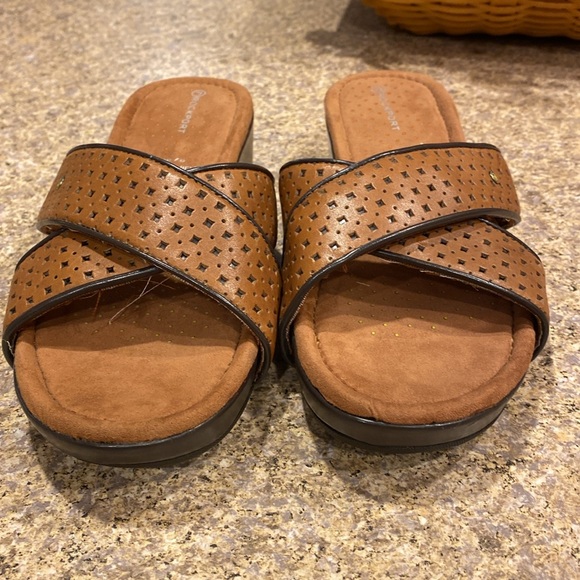 Rockport AdiPrene by Adidas Brown Sandals 7.5 With FLAWS Loose Threads etc. - Picture 4 of 17
